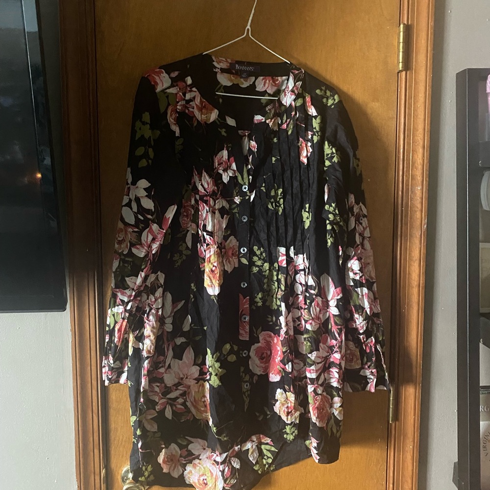 Roamans black flower button down shirt